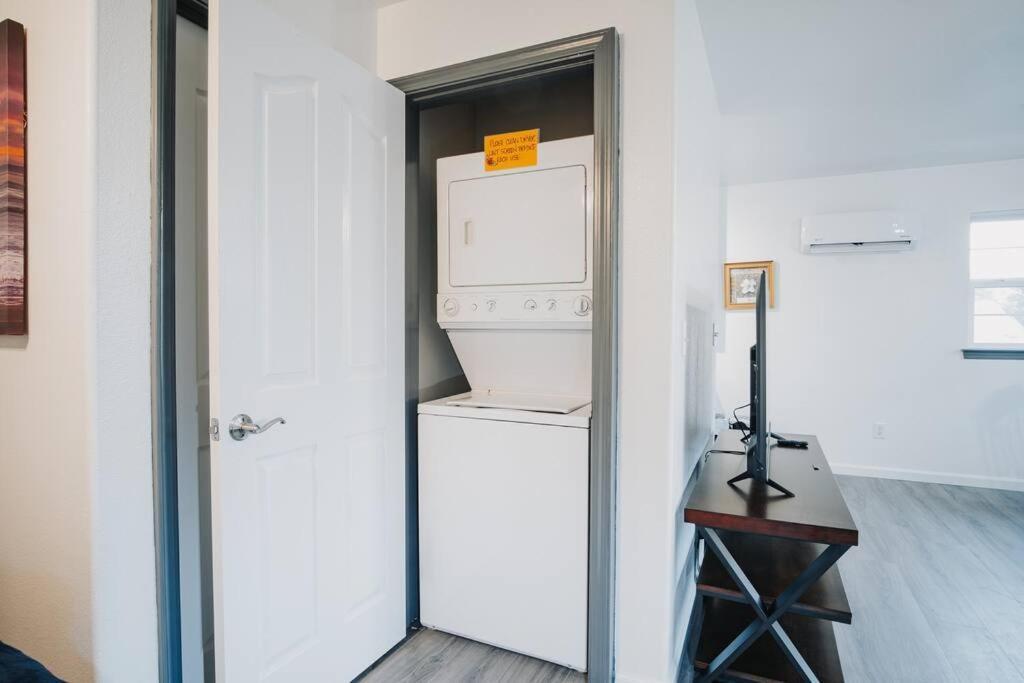 Gorgeous Upstairs Studio With Patio And Laundry Chico Exterior foto