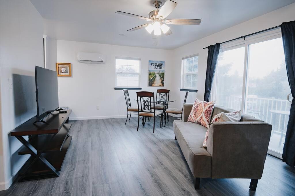 Gorgeous Upstairs Studio With Patio And Laundry Chico Exterior foto